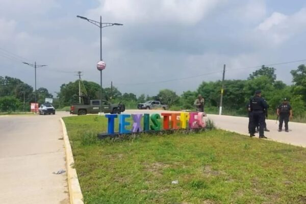 Dejan mensaje acusando a autoridades de Texistepec de colusión con grupo delictivo
